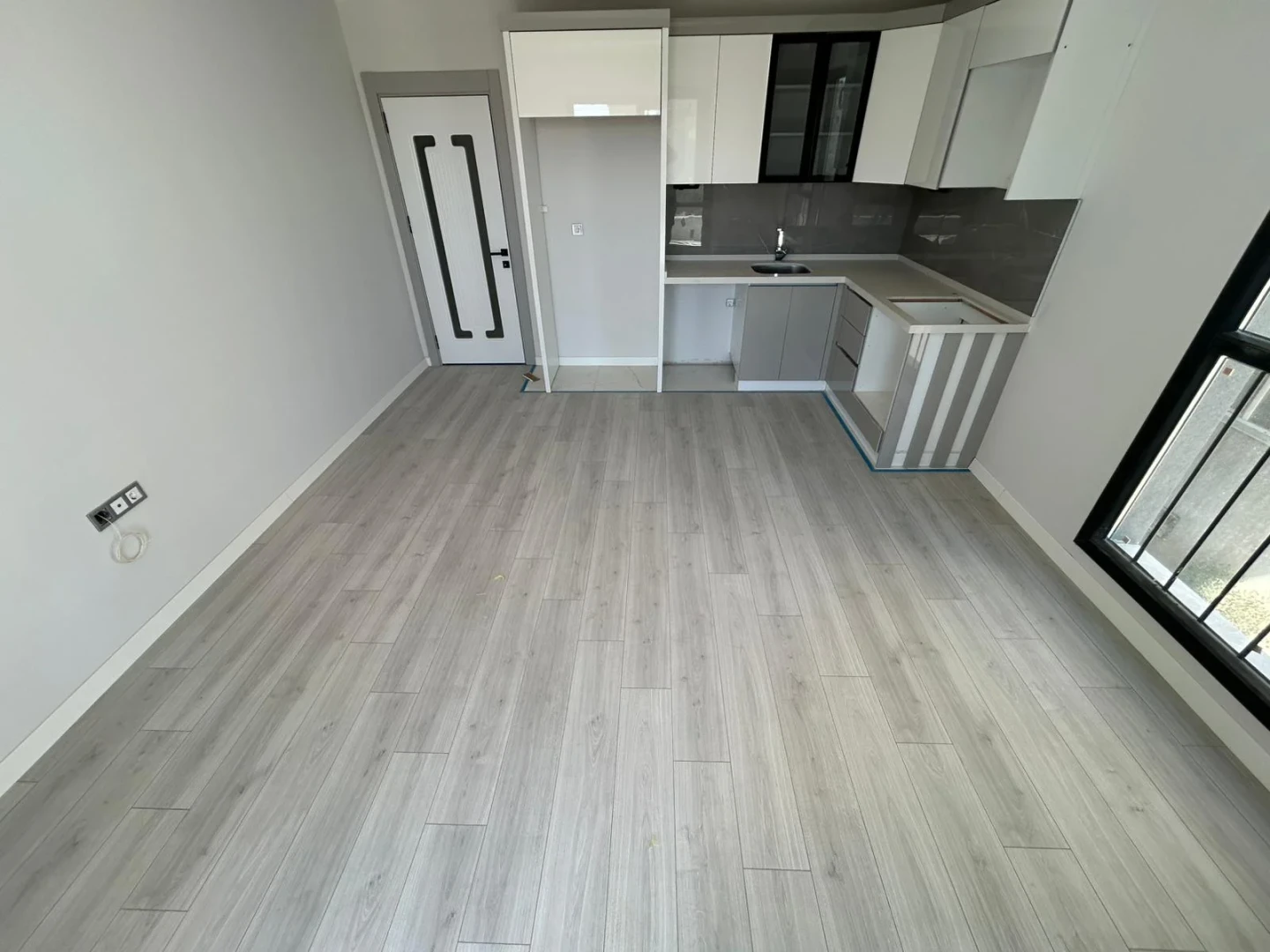 YÜKSEL'DEN KADIKÖY'DE FULL KREDİLİ TAKASA AÇIK ARAKAT 2+1 DAİRE