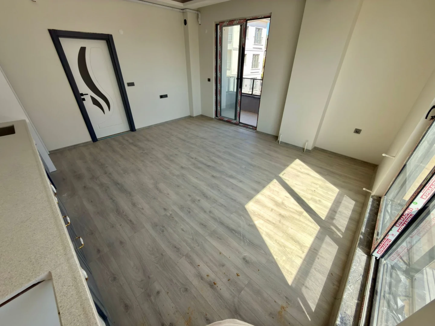 YÜKSEL'DEN KADIKÖY'DE ARA KAT SIFIR ÖN CEPHE 2+1 DAİRE