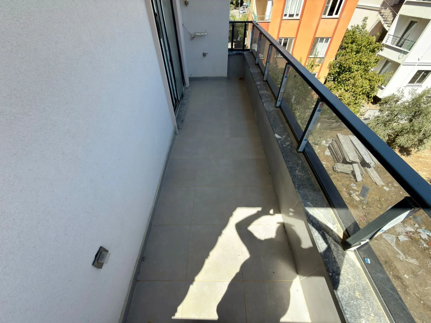 YÜKSEL'DEN KADIKÖY'DE ARA KAT SIFIR ÖN CEPHE 2+1 DAİRE