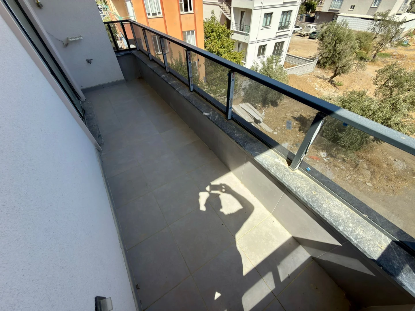 YÜKSEL'DEN KADIKÖY'DE ARA KAT SIFIR ÖN CEPHE 2+1 DAİRE