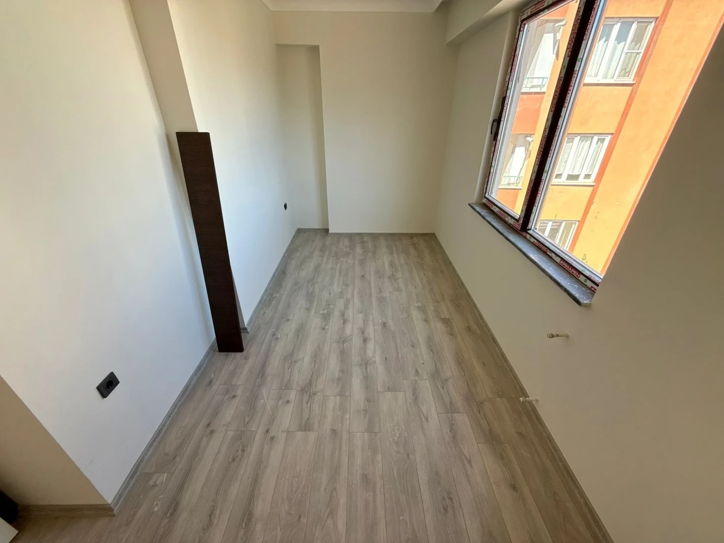 YÜKSEL'DEN KADIKÖY'DE ARA KAT SIFIR ÖN CEPHE 2+1 DAİRE