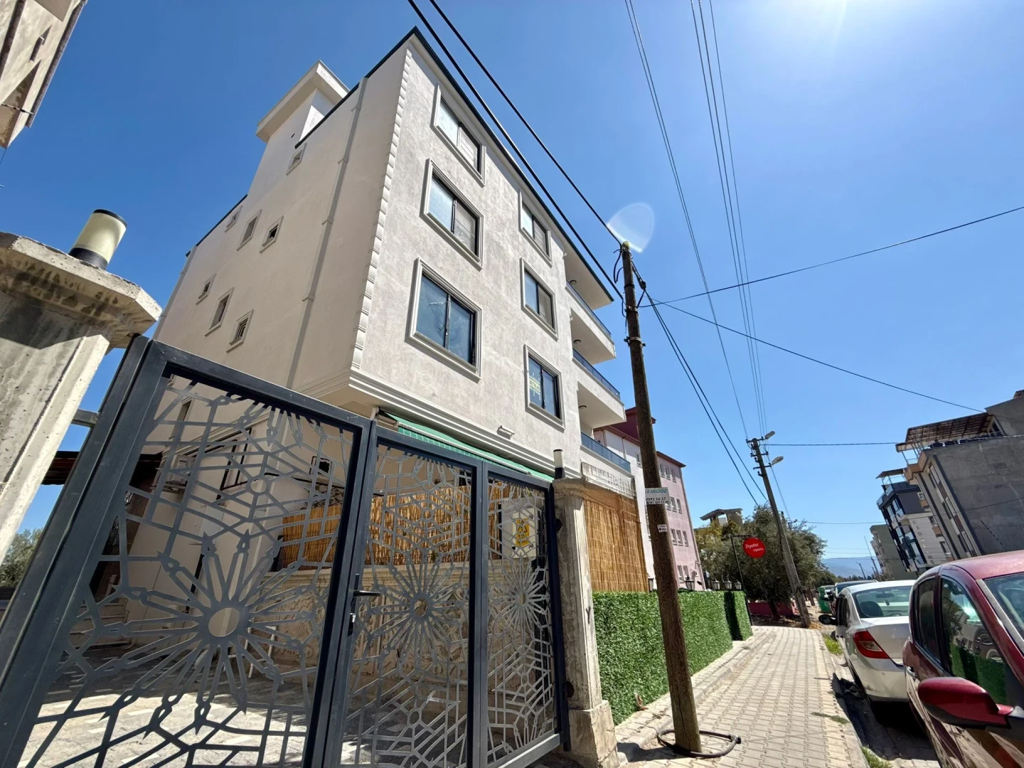YÜKSEL'DEN KADIKÖY'DE ARA KAT SIFIR ÖN CEPHE 2+1 DAİRE