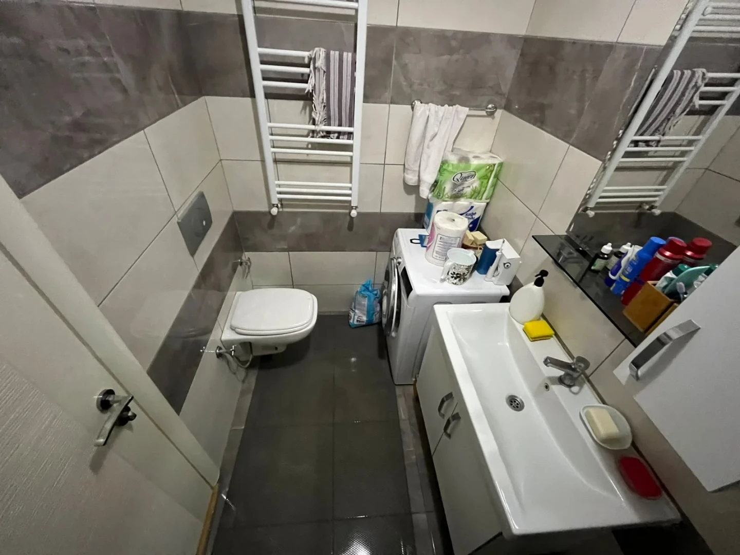 YÜKSELDEN AKÇAYDA ÖN CEPHE ARA KAT CAM BALKONLU DOĞALGAZLI 1+1