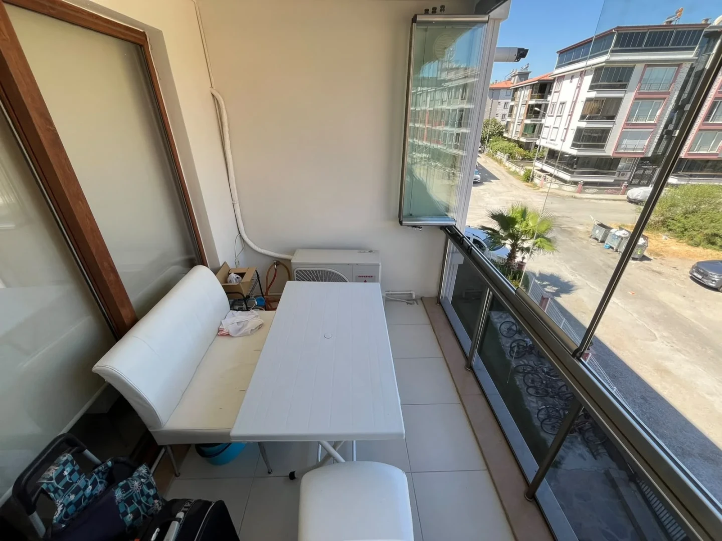 YÜKSELDEN AKÇAYDA ÖN CEPHE ARA KAT CAM BALKONLU DOĞALGAZLI 1+1