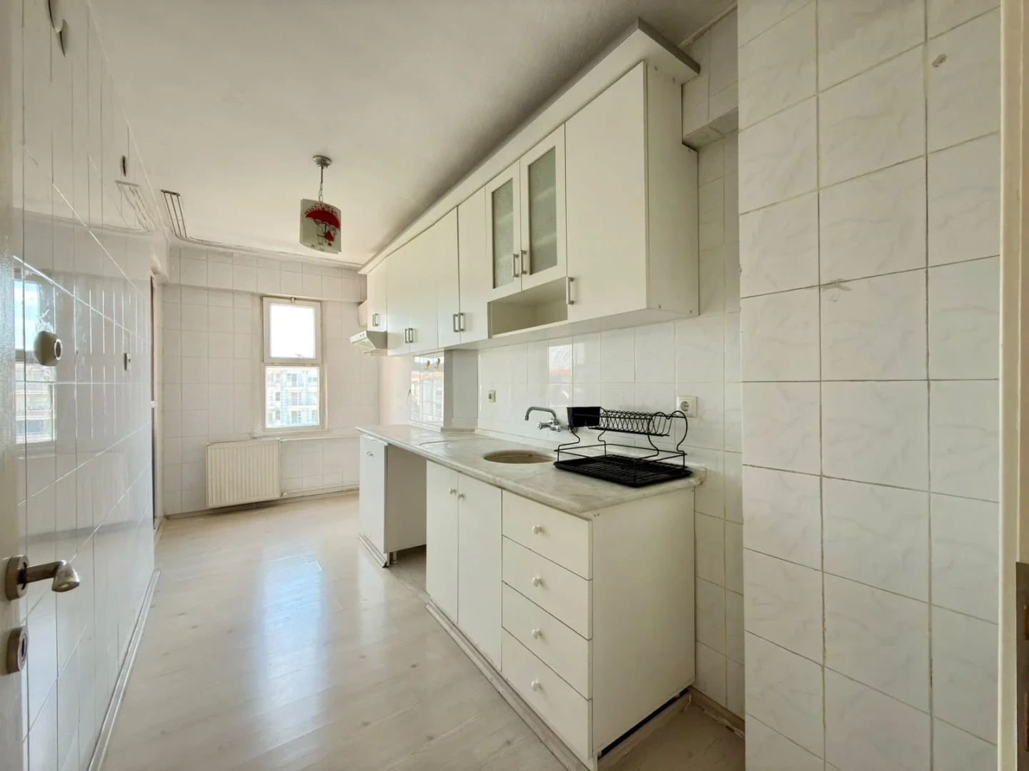 YÜKSEL'DEN EDREMİT MERKEZDE ANA YOLA CEPHE FULL YAPILI 3+1 SATILIK DAİRE