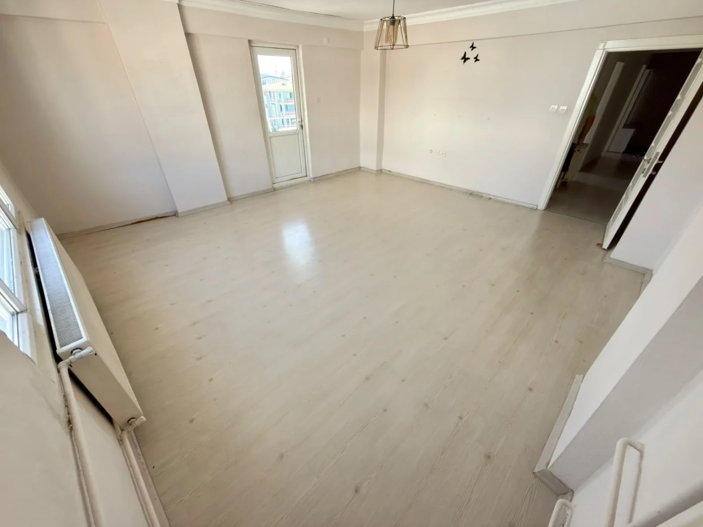 YÜKSEL'DEN EDREMİT MERKEZDE ANA YOLA CEPHE FULL YAPILI 3+1 SATILIK DAİRE