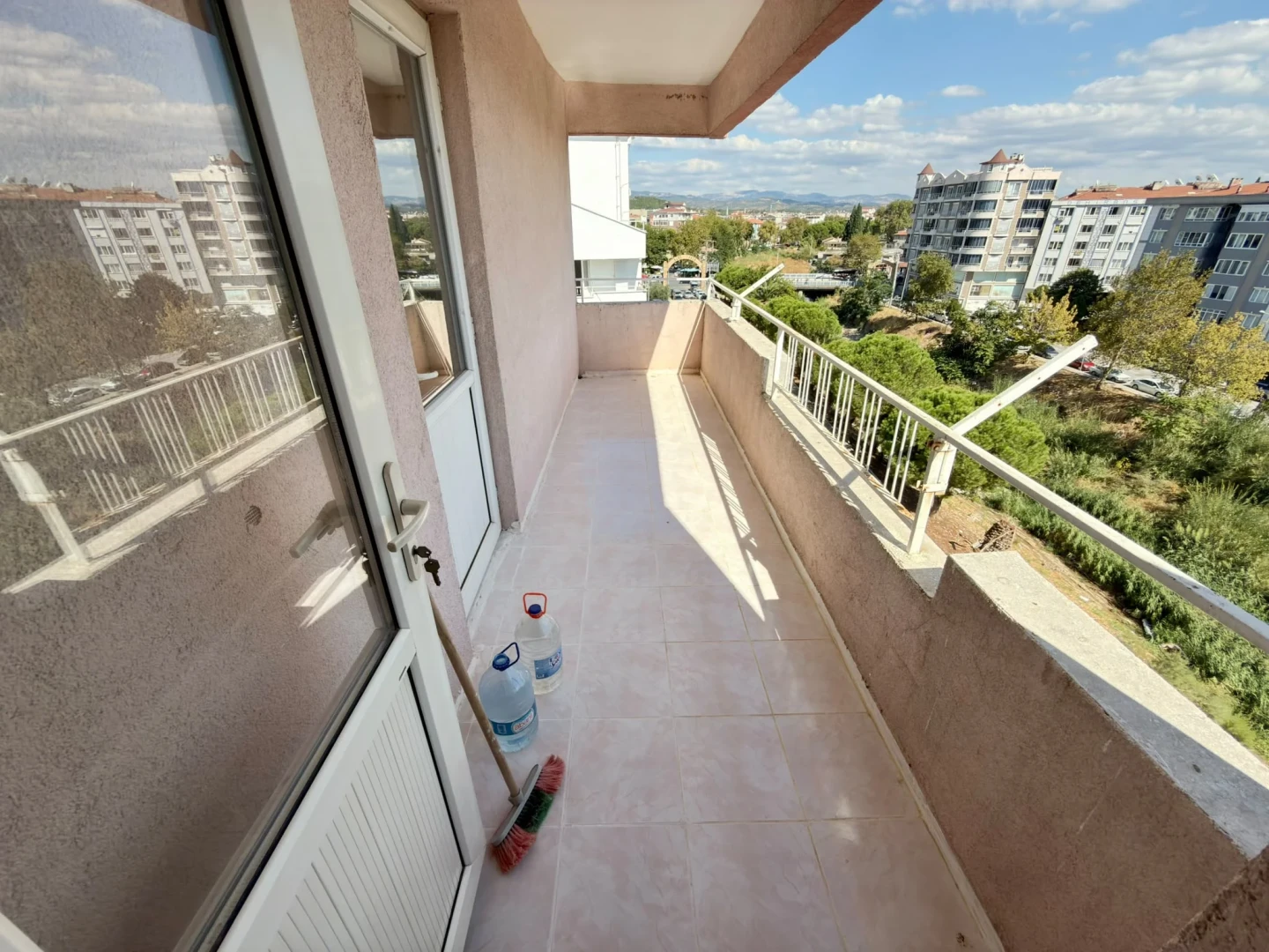 YÜKSEL'DEN EDREMİT MERKEZDE ANA YOLA CEPHE FULL YAPILI 3+1 SATILIK DAİRE