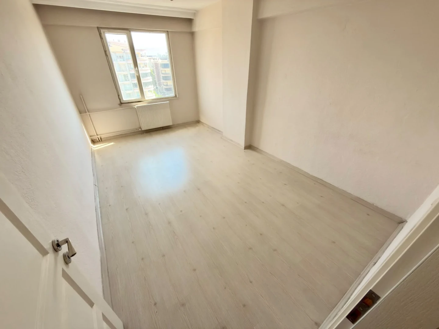 YÜKSEL'DEN EDREMİT MERKEZDE ANA YOLA CEPHE FULL YAPILI 3+1 SATILIK DAİRE