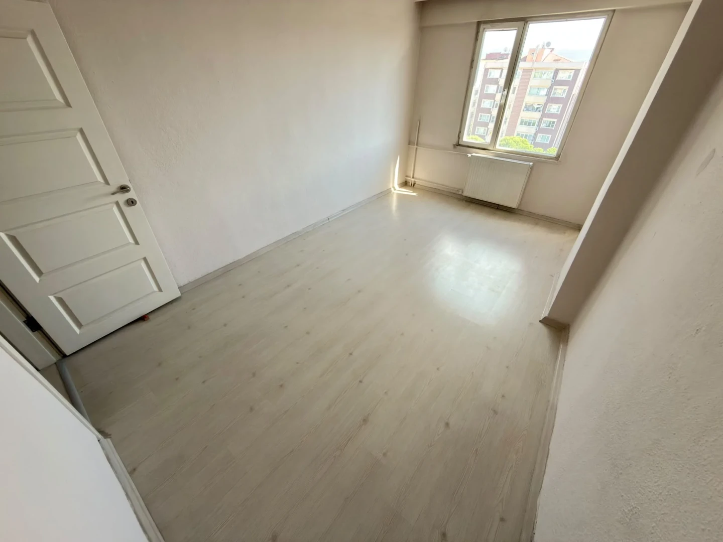 YÜKSEL'DEN EDREMİT MERKEZDE ANA YOLA CEPHE FULL YAPILI 3+1 SATILIK DAİRE