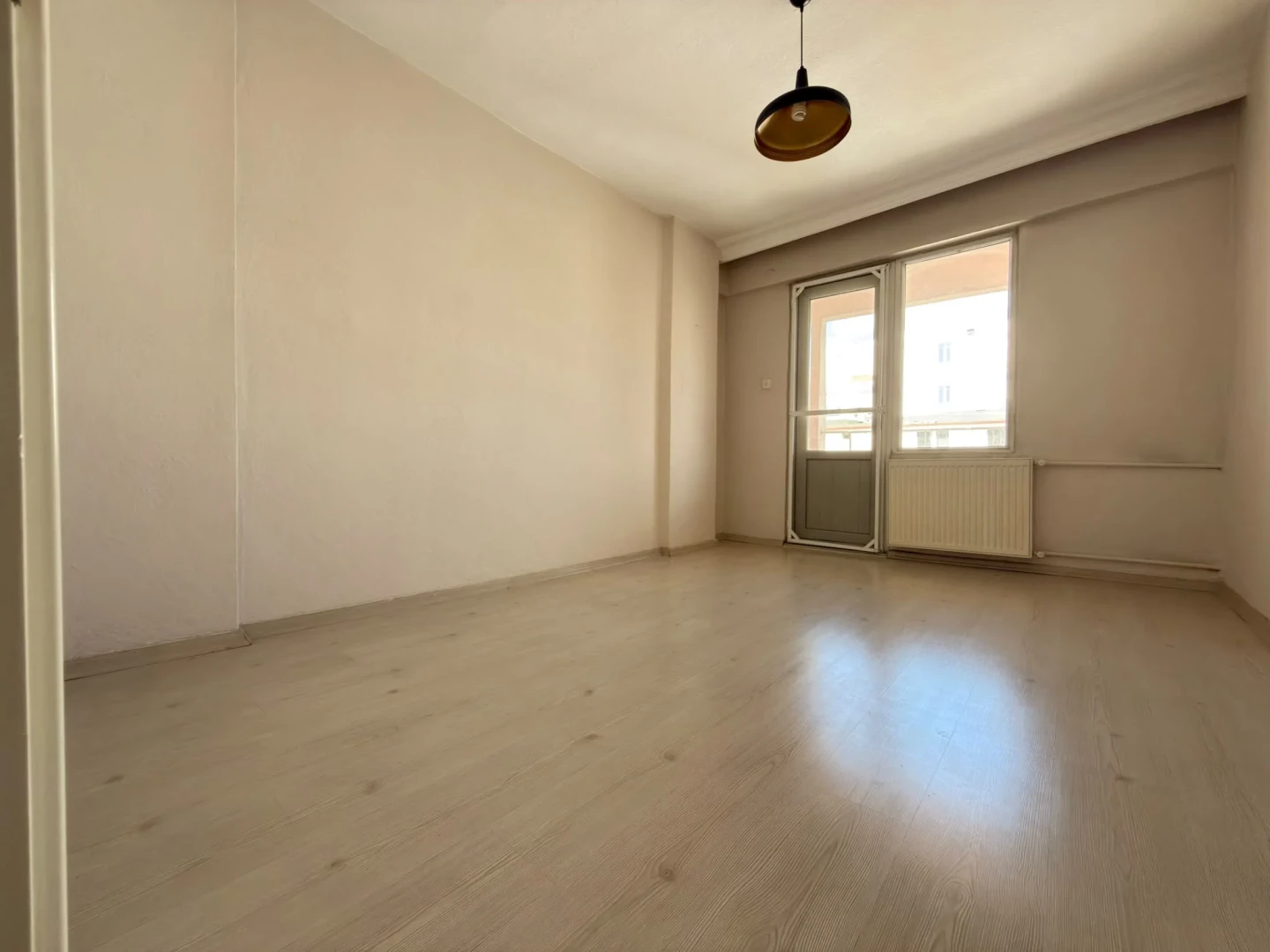 YÜKSEL'DEN EDREMİT MERKEZDE ANA YOLA CEPHE FULL YAPILI 3+1 SATILIK DAİRE