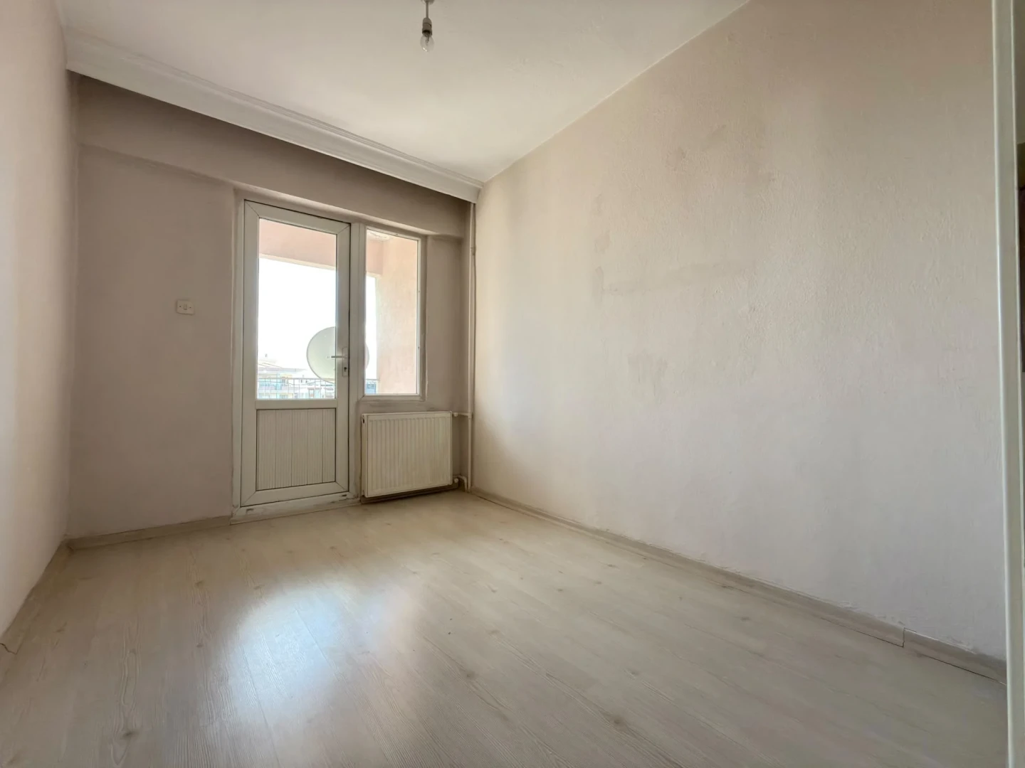YÜKSEL'DEN EDREMİT MERKEZDE ANA YOLA CEPHE FULL YAPILI 3+1 SATILIK DAİRE