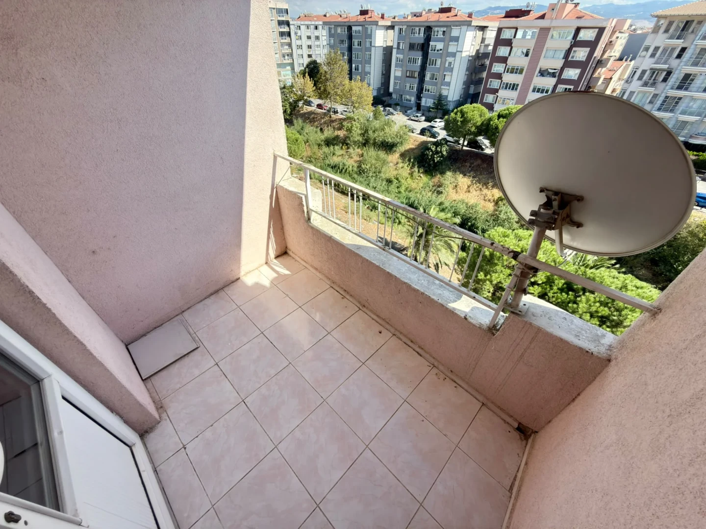 YÜKSEL'DEN EDREMİT MERKEZDE ANA YOLA CEPHE FULL YAPILI 3+1 SATILIK DAİRE