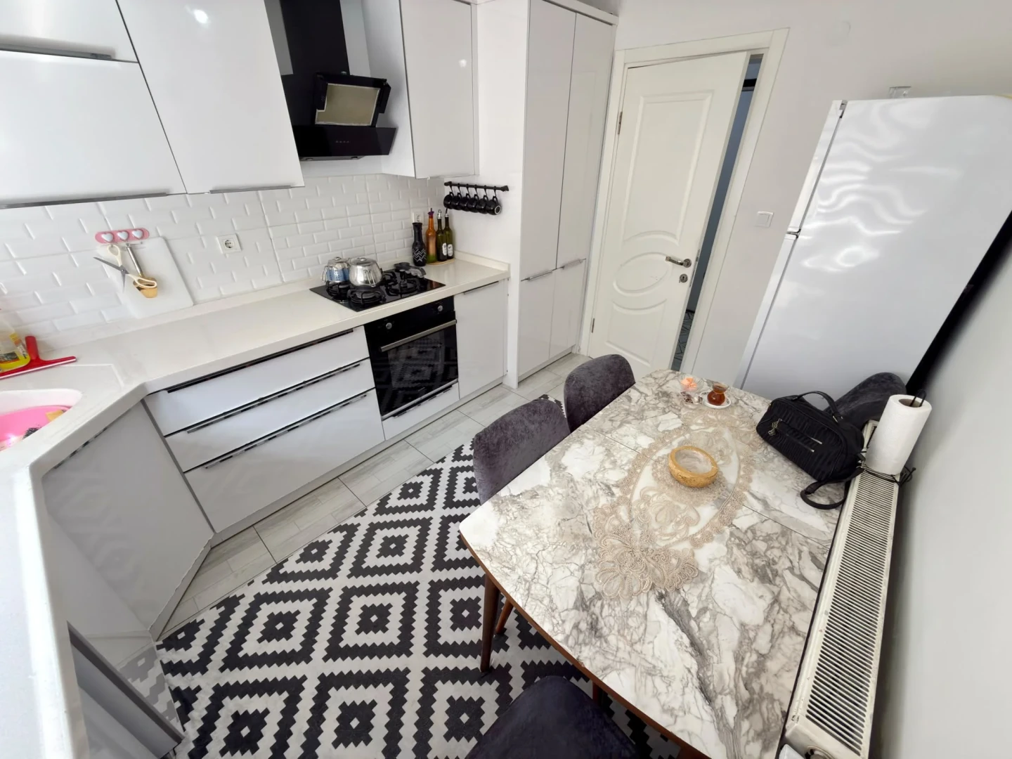 YÜKSEL'DEN EDREMİT MERKEZİN'DE TERAS KULLANIMLI 3+1 DAİRE