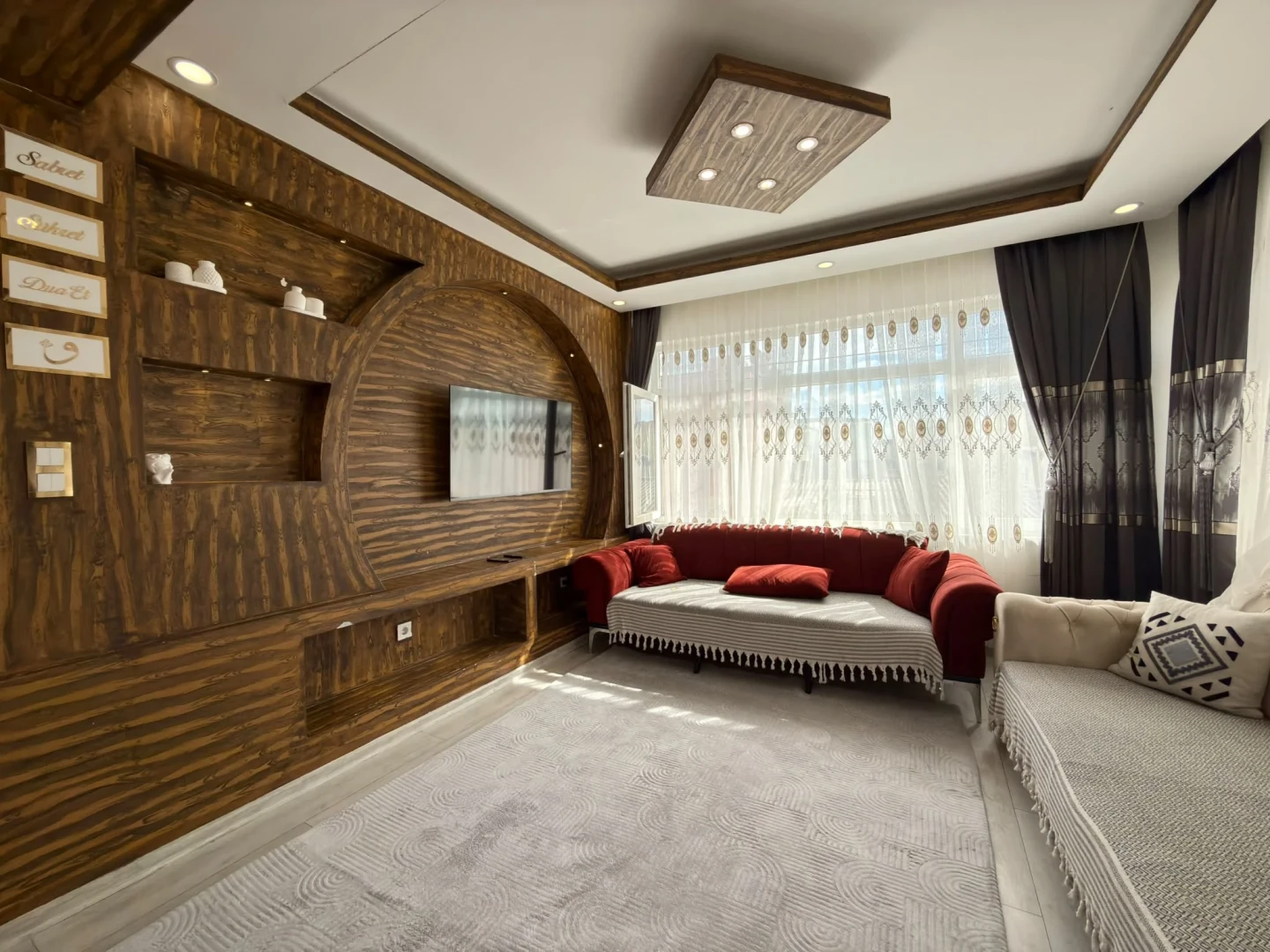 YÜKSEL'DEN EDREMİT MERKEZİN'DE TERAS KULLANIMLI 3+1 DAİRE