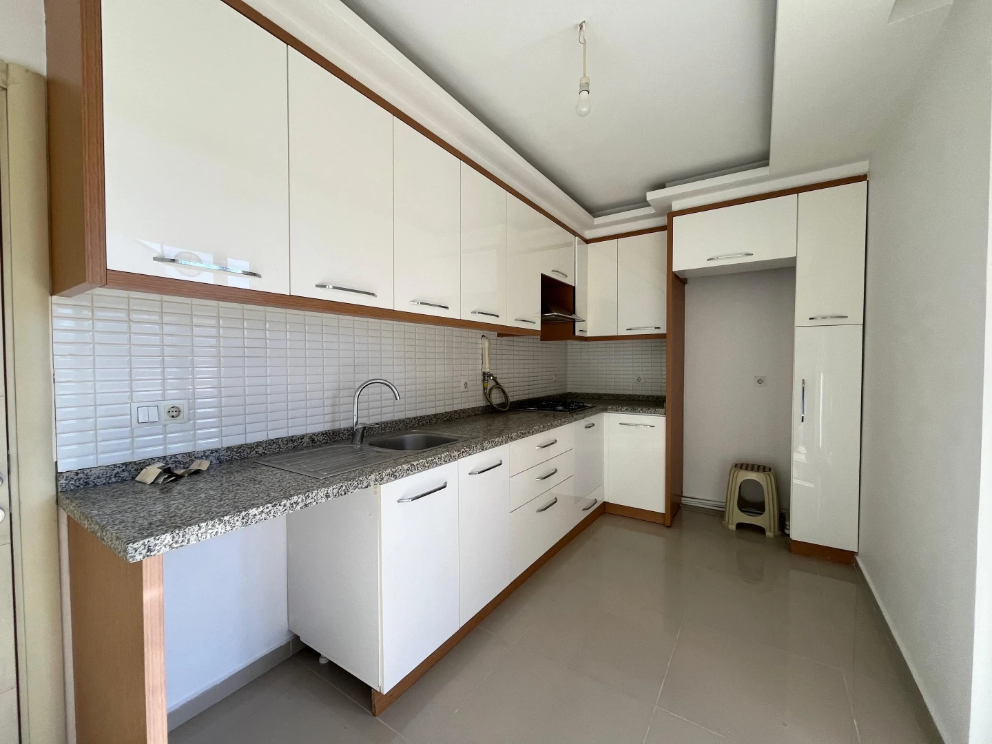 YÜKSELDEN İKİZÇAYDA KOMBİ HAZIR ARA KAT ÖN CEPHE 3+1 LÜKS DAİRE