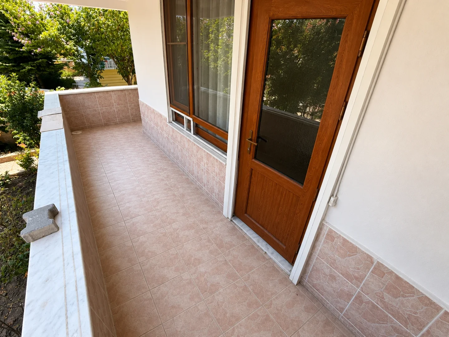 YÜKSEL'DEN ALTINKUM'DA DENİZE SADECE 1 ADIM ÖNCEPHE 2+1 DAİRE