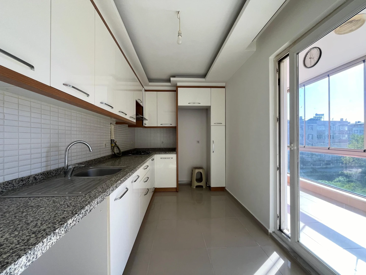 YÜKSELDEN İKİZÇAYDA KOMBİ HAZIR ARA KAT ÖN CEPHE 3+1 LÜKS DAİRE