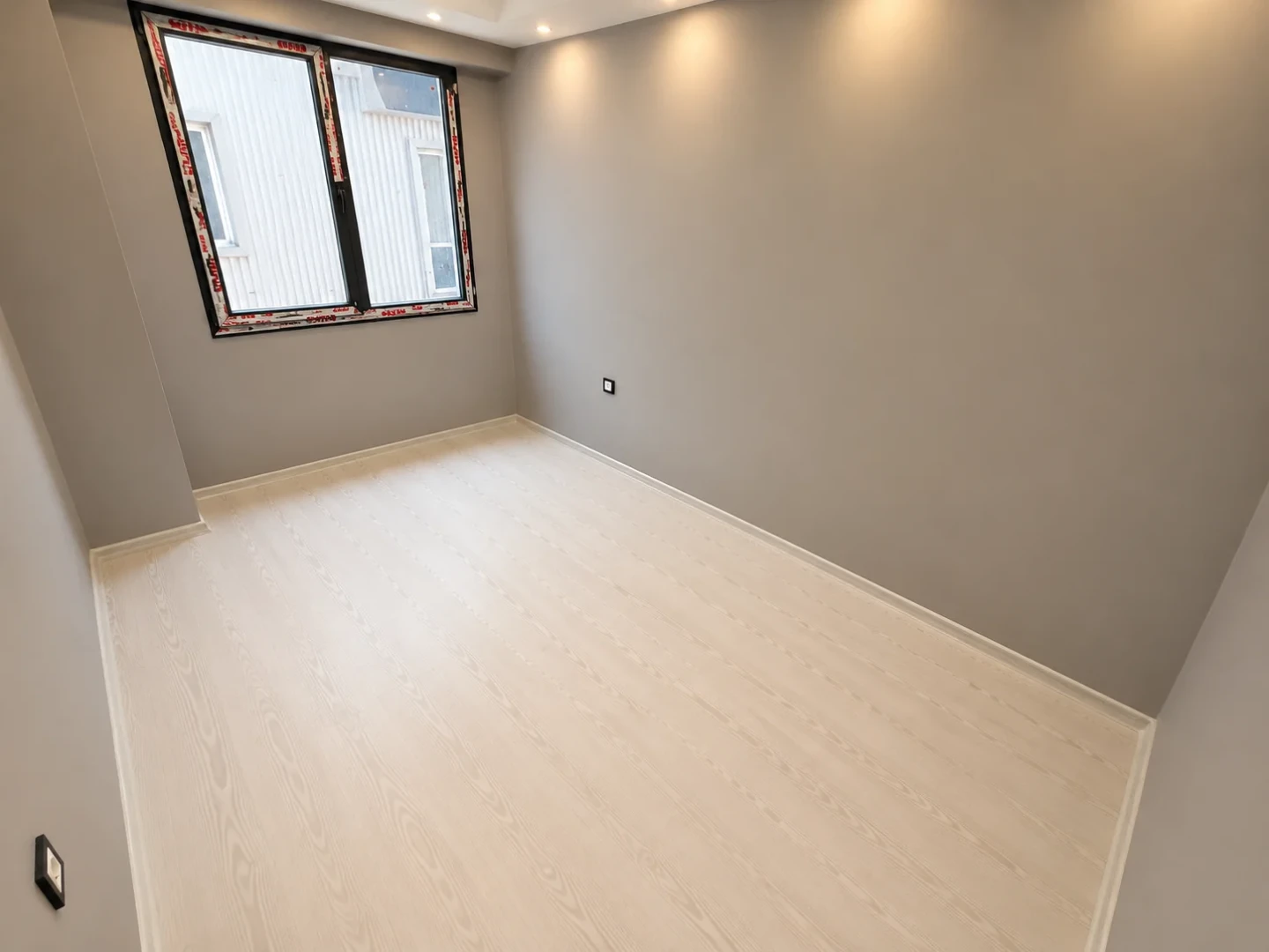 彡YÜKSEL'DEN KADIKÖY'DE YERDEN ISITMA KAPALI OTOPARKLI 1+1 DAİRE彡