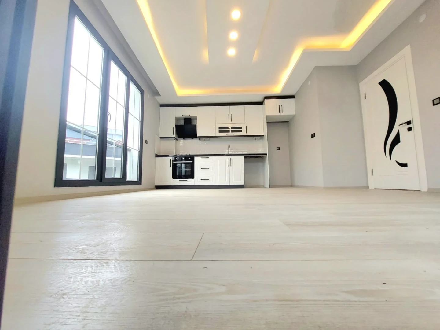 YÜKSELDEN AKÇAYDA ÖN CEPHE ULTRA GENİŞ SATILIK 1+1 LÜKS DAİRE