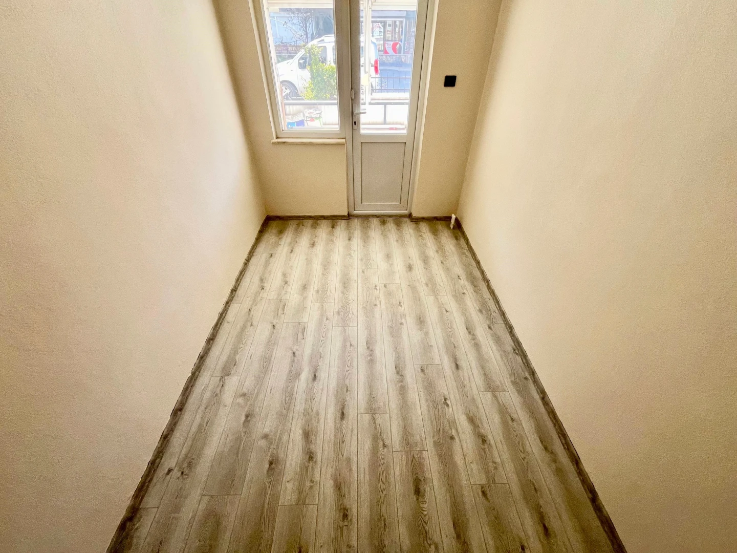 YÜKSELDEN ALTINKUMDA ÖNCEPHE AYRI MUTFAK ARAKAT FIRSAT 2+1 DAİRE