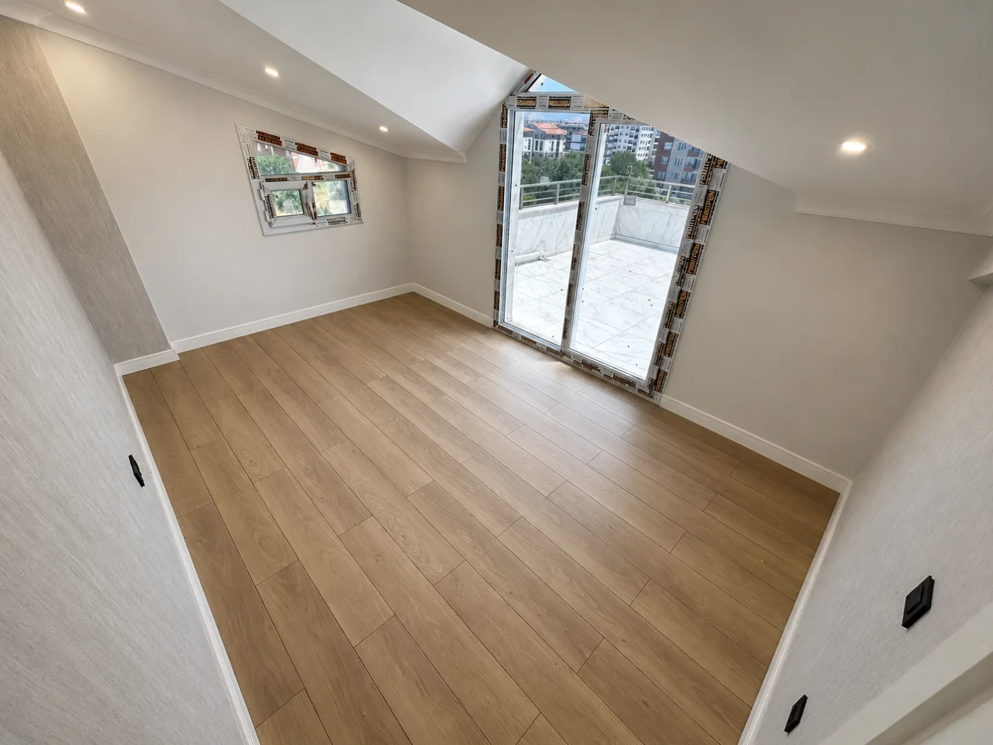 YÜKSEL'DEN KADIKÖY'DE 170 m² KONFORLU FERAH 4+1 SIFIR DUBLEKS