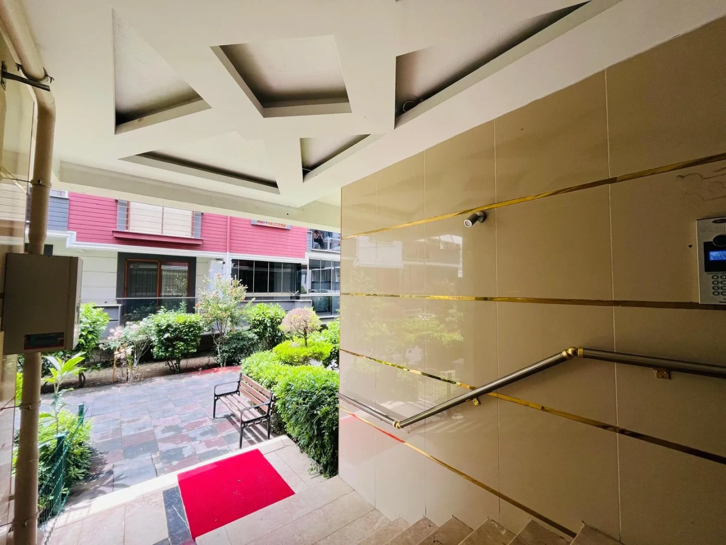YÜKSELDEN ÖNCEPHE SİTE İÇİ PAZAR SOKAĞINA YAKIN FIRSAT 3+1DAİRE