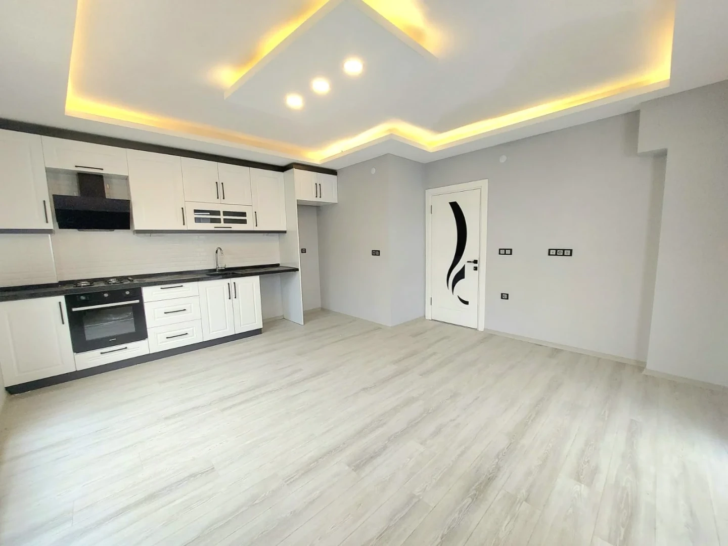 YÜKSELDEN AKÇAYDA ÖN CEPHE ULTRA GENİŞ SATILIK 1+1 LÜKS DAİRE