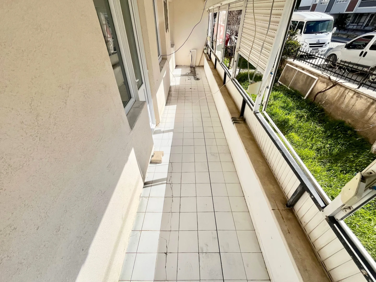 YÜKSELDEN ALTINKUMDA ÖNCEPHE AYRI MUTFAK ARAKAT FIRSAT 2+1 DAİRE