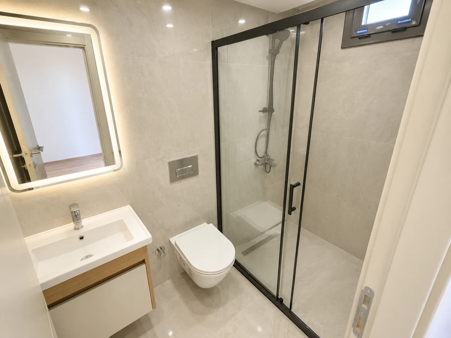 YÜKSEL'DEN KADIKÖY'DE OTOPARKLI SIFIR LÜKS 2+1 SATILIK DAİRE