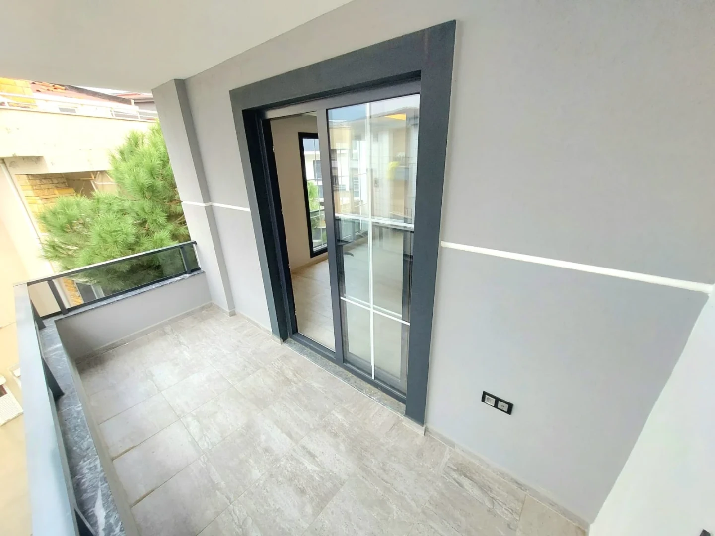 YÜKSELDEN AKÇAYDA ÖN CEPHE ULTRA GENİŞ SATILIK 1+1 LÜKS DAİRE