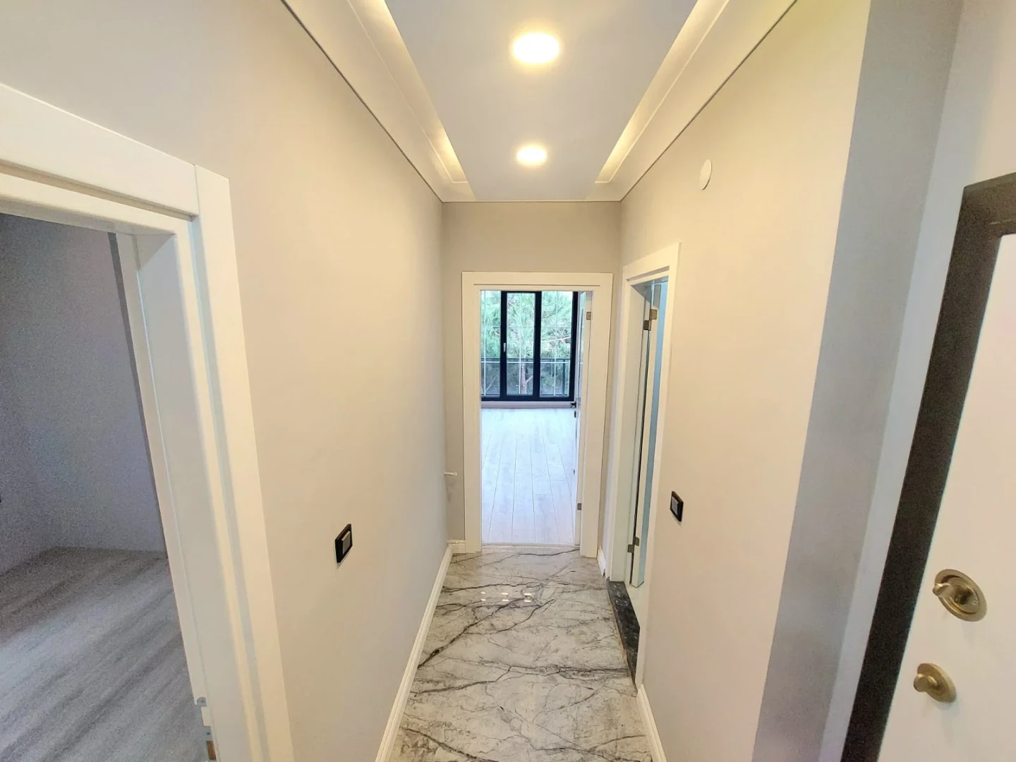 YÜKSELDEN AKÇAYDA ÖN CEPHE ULTRA GENİŞ SATILIK 1+1 LÜKS DAİRE