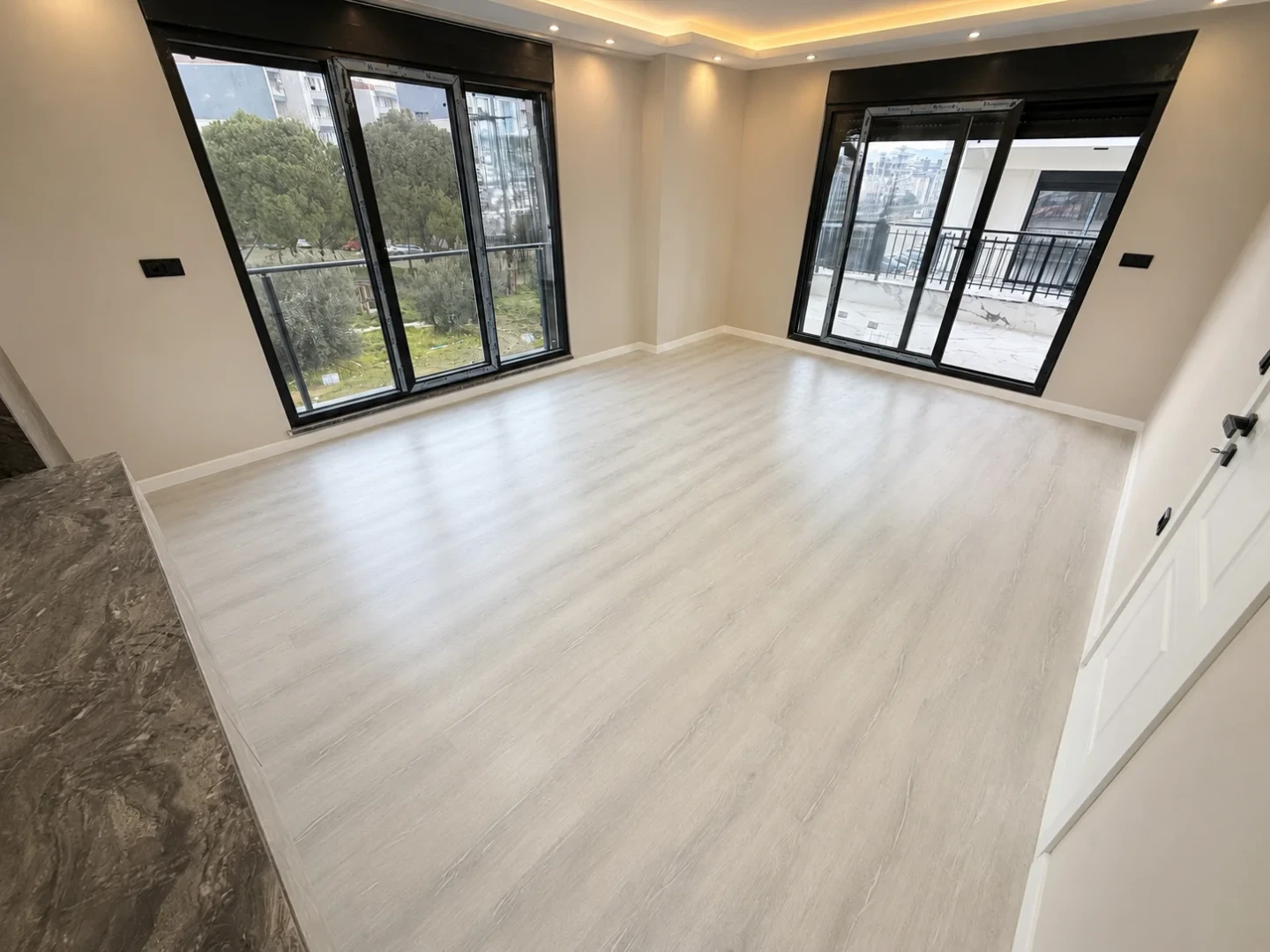 彡YÜKSEL'DEN EDREMİT'TE K.OTOPARK D.GAZLI PANJURLU SIFIR 3+1彡