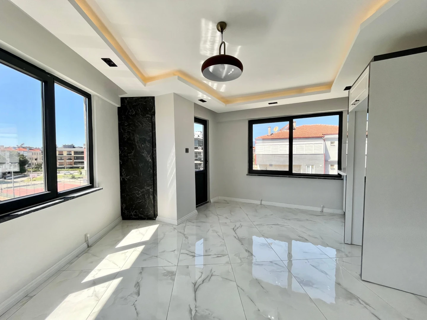 YÜKSEL'DEN AKÇAY'DA ARAKAT 25m2 GENİŞ AYRI MUTFAKLI LUX 2+1DAİRE