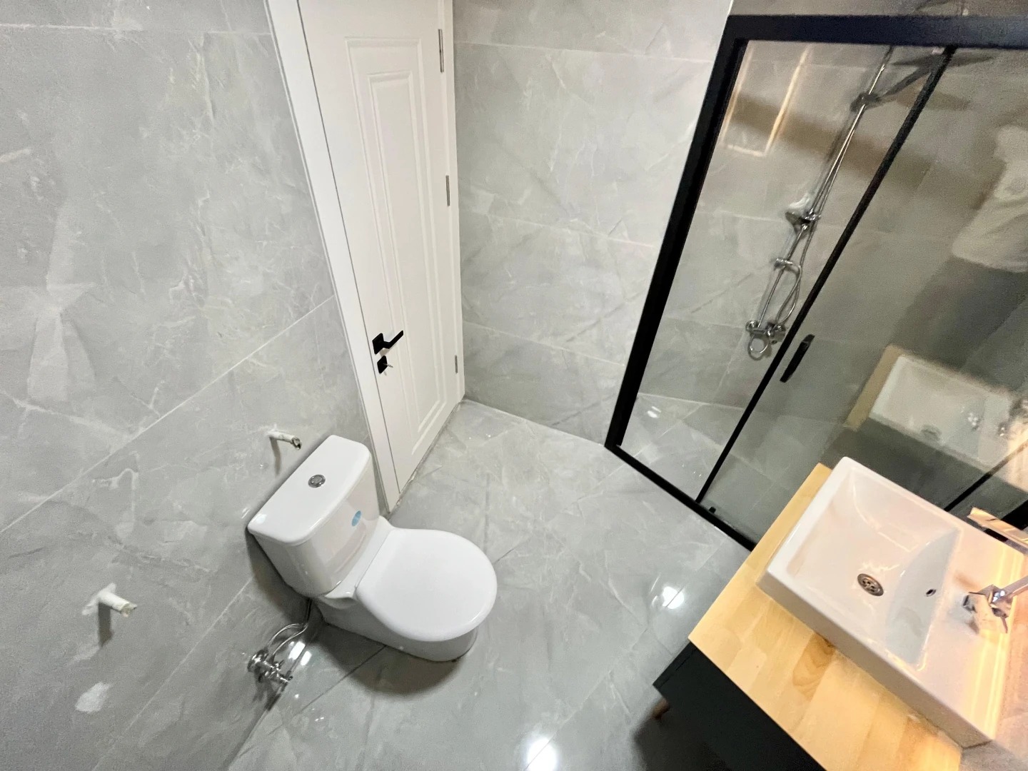YÜKSEL'DEN AKÇAY'DA ARAKAT 25m2 GENİŞ AYRI MUTFAKLI LUX 2+1DAİRE