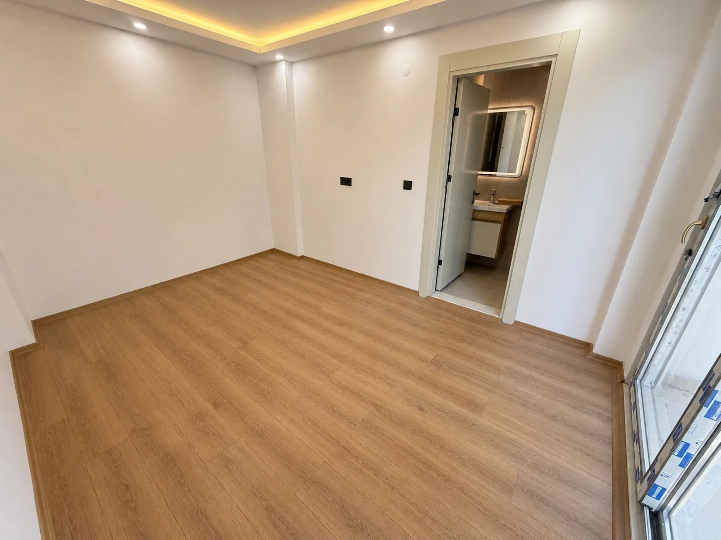 YÜKSEL'DEN KADIKÖY'DE OTOPARKLI SIFIR LÜKS 2+1 SATILIK DAİRE