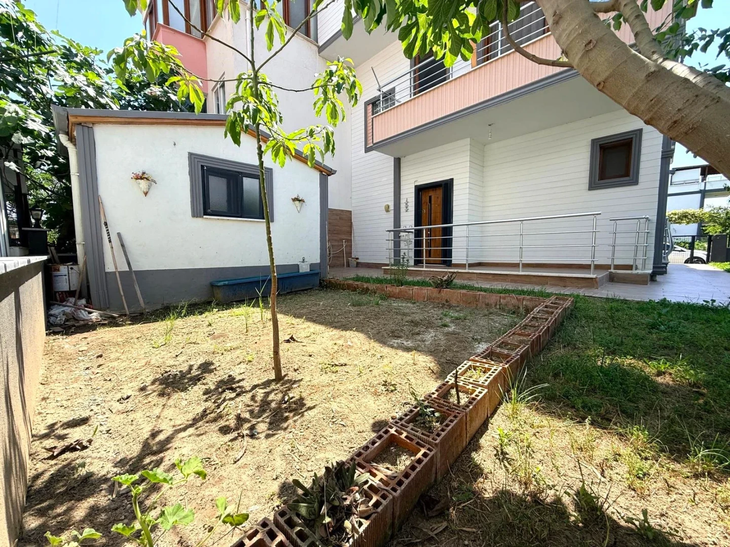 YÜKSEL'DEN GÜRE'DE ŞAHANE KONUMDA YERDEN ISITMALI LUX 5+1 VİLLA