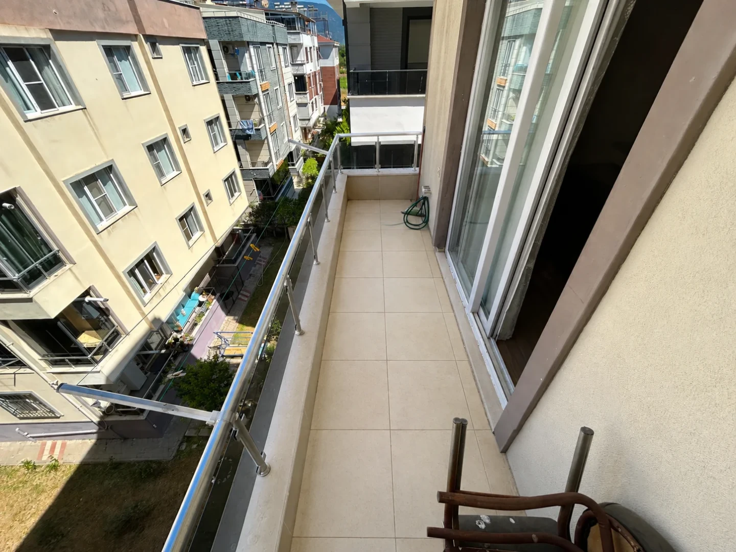YÜKSEL'DEN ALTINKUM'DA EŞYALI ARAKAT BAKIMLI MASRAFSIZ 1+1 DAİRE