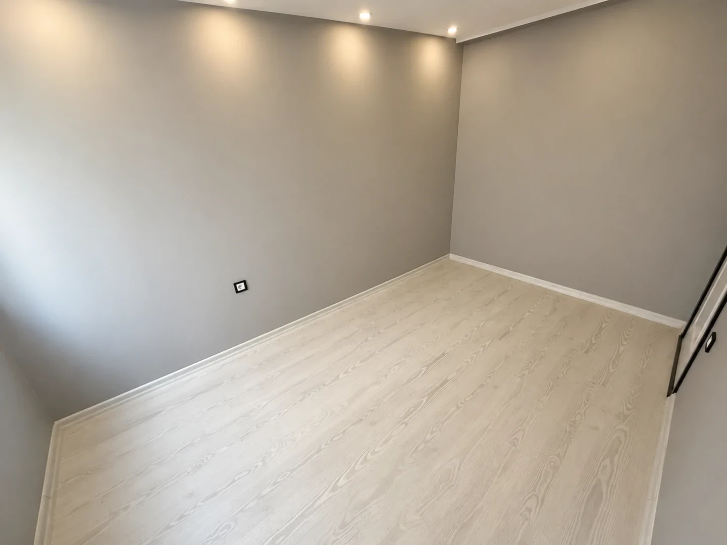 彡YÜKSEL'DEN KADIKÖY'DE YERDEN ISITMA KAPALI OTOPARKLI 1+1 DAİRE彡