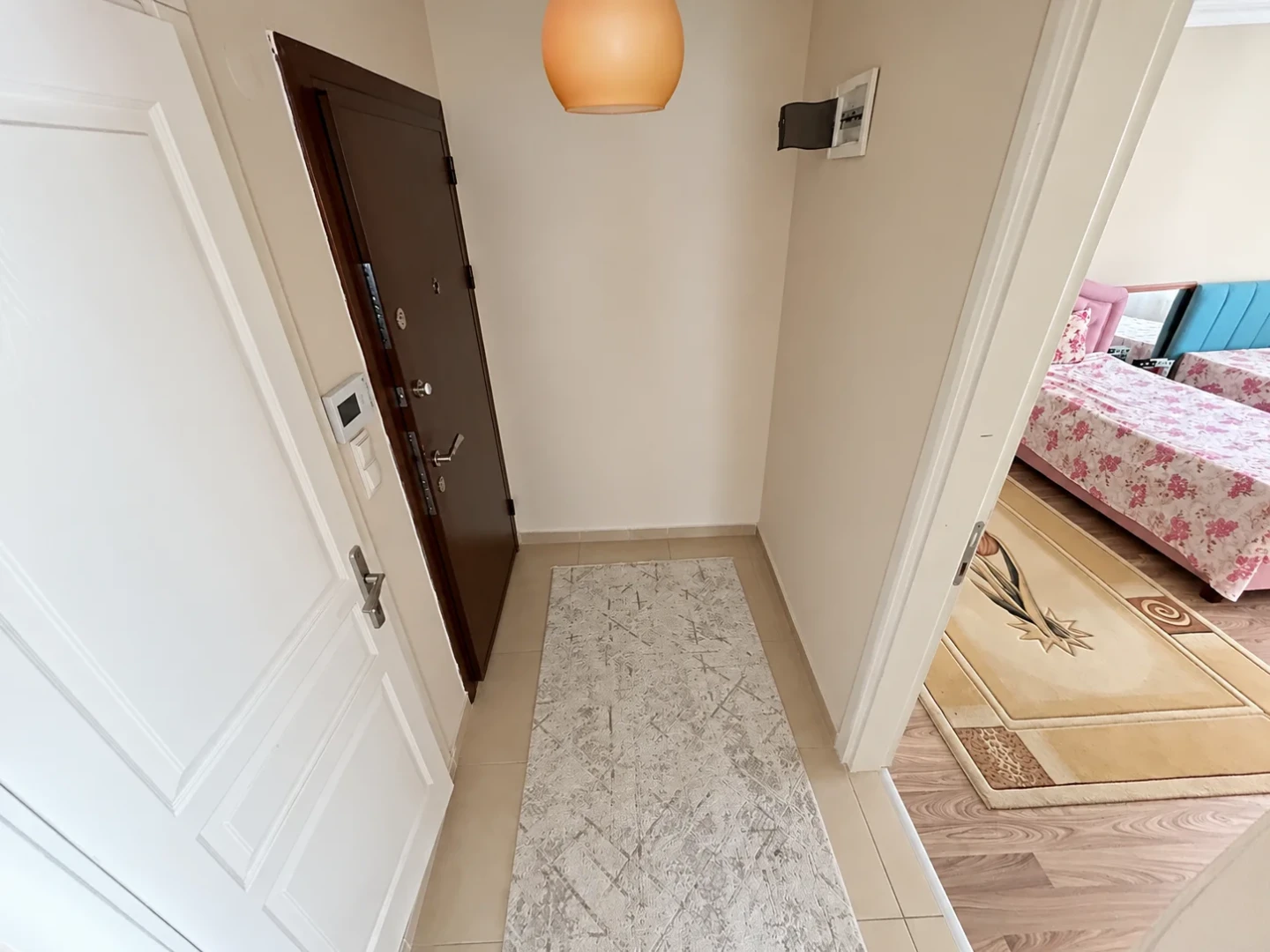 YÜKSEL'DEN ALTINKUM'DA EŞYALI ARAKAT BAKIMLI MASRAFSIZ 1+1 DAİRE