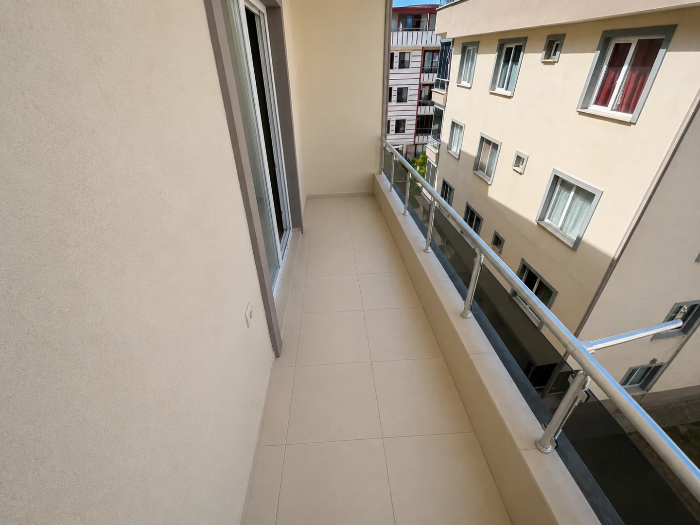 YÜKSEL'DEN ALTINKUM'DA EŞYALI ARAKAT BAKIMLI MASRAFSIZ 1+1 DAİRE