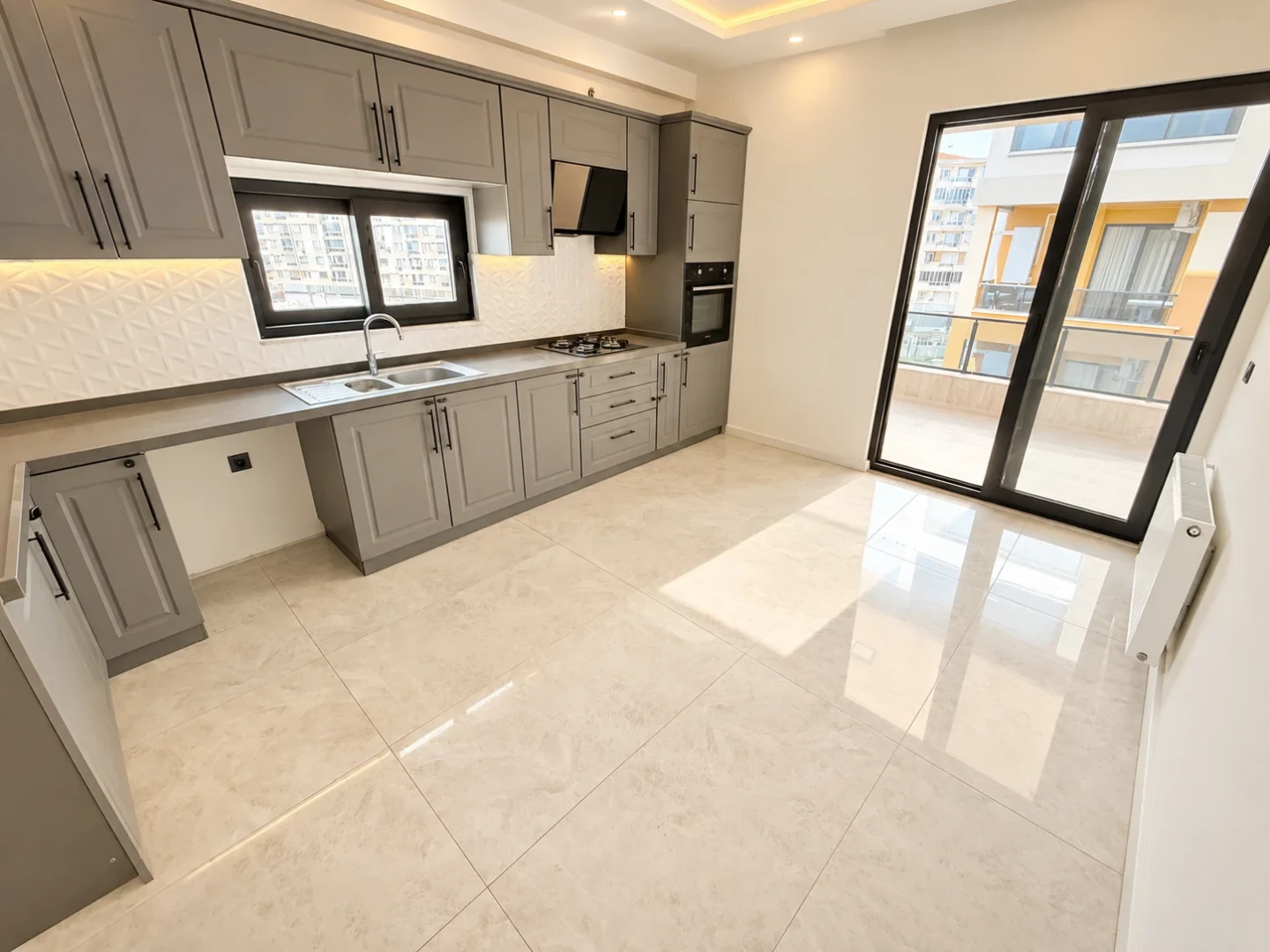 彡YÜKSEL'DEN KADIKÖYDE SİTE İÇİNDE SIFIR 3+1 ÖNCEPHE ARAKAT彡