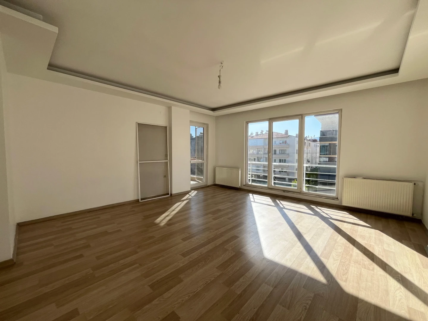 YÜKSELDEN İKİZÇAYDA KOMBİ HAZIR ARA KAT ÖN CEPHE 3+1 LÜKS DAİRE