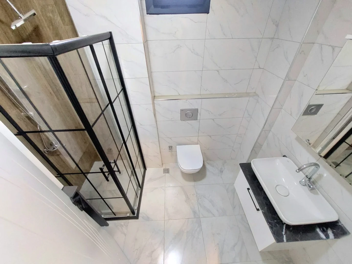 YÜKSELDEN AKÇAYDA ÖN CEPHE ULTRA GENİŞ SATILIK 1+1 LÜKS DAİRE