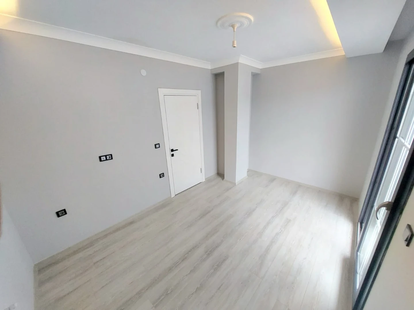 YÜKSELDEN AKÇAYDA ÖN CEPHE ULTRA GENİŞ SATILIK 1+1 LÜKS DAİRE