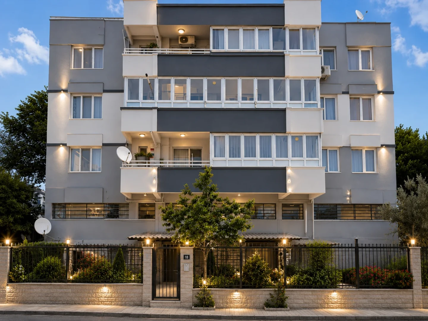 YÜKSEL'DEN KADIKÖY MERKEZ'DE ÖNCEPHE ARAKAT 2+1 DAİRE
