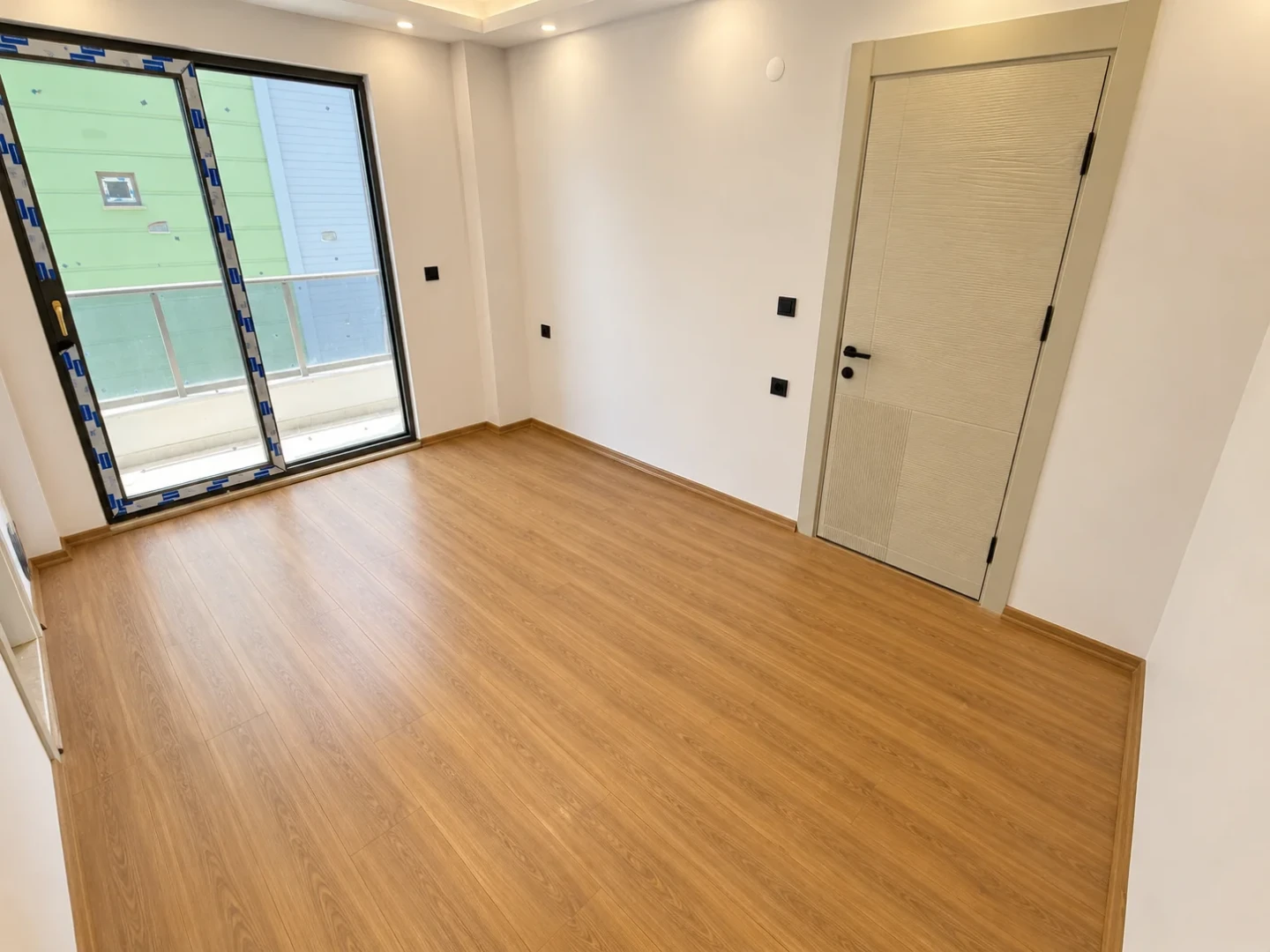 YÜKSEL'DEN KADIKÖY'DE OTOPARKLI SIFIR LÜKS 2+1 SATILIK DAİRE