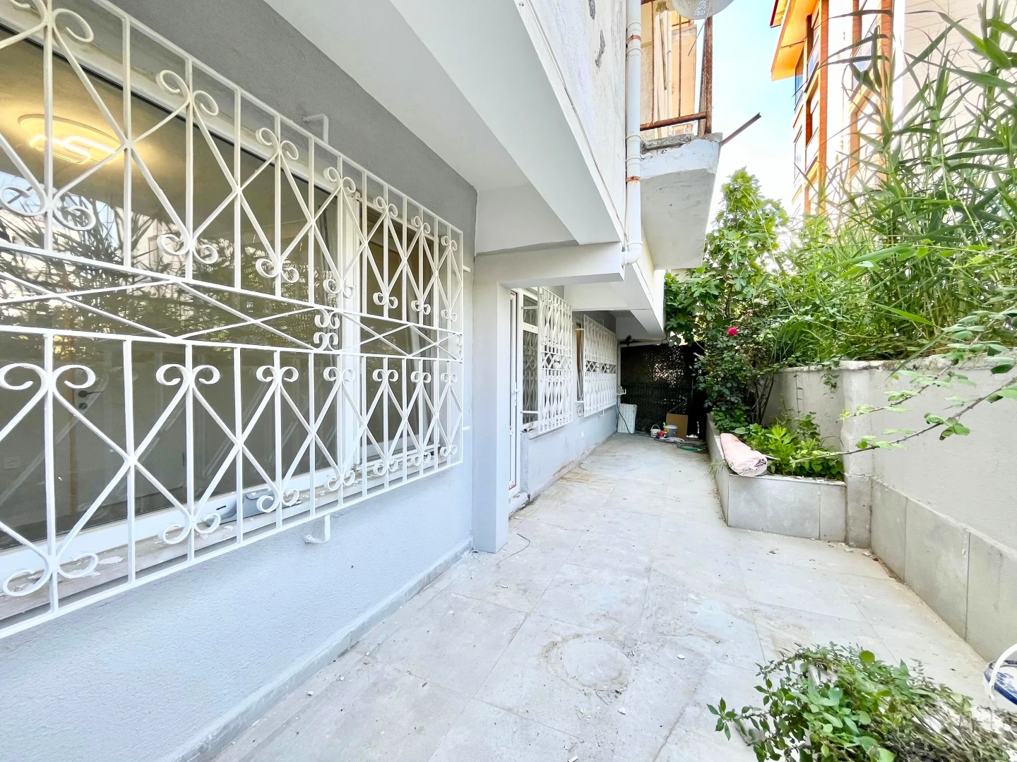YÜKSEL'DEN ALTINKUM MERKEZ'DE DENİZE 100M MÜSTAKİL TADINDA DAİRE