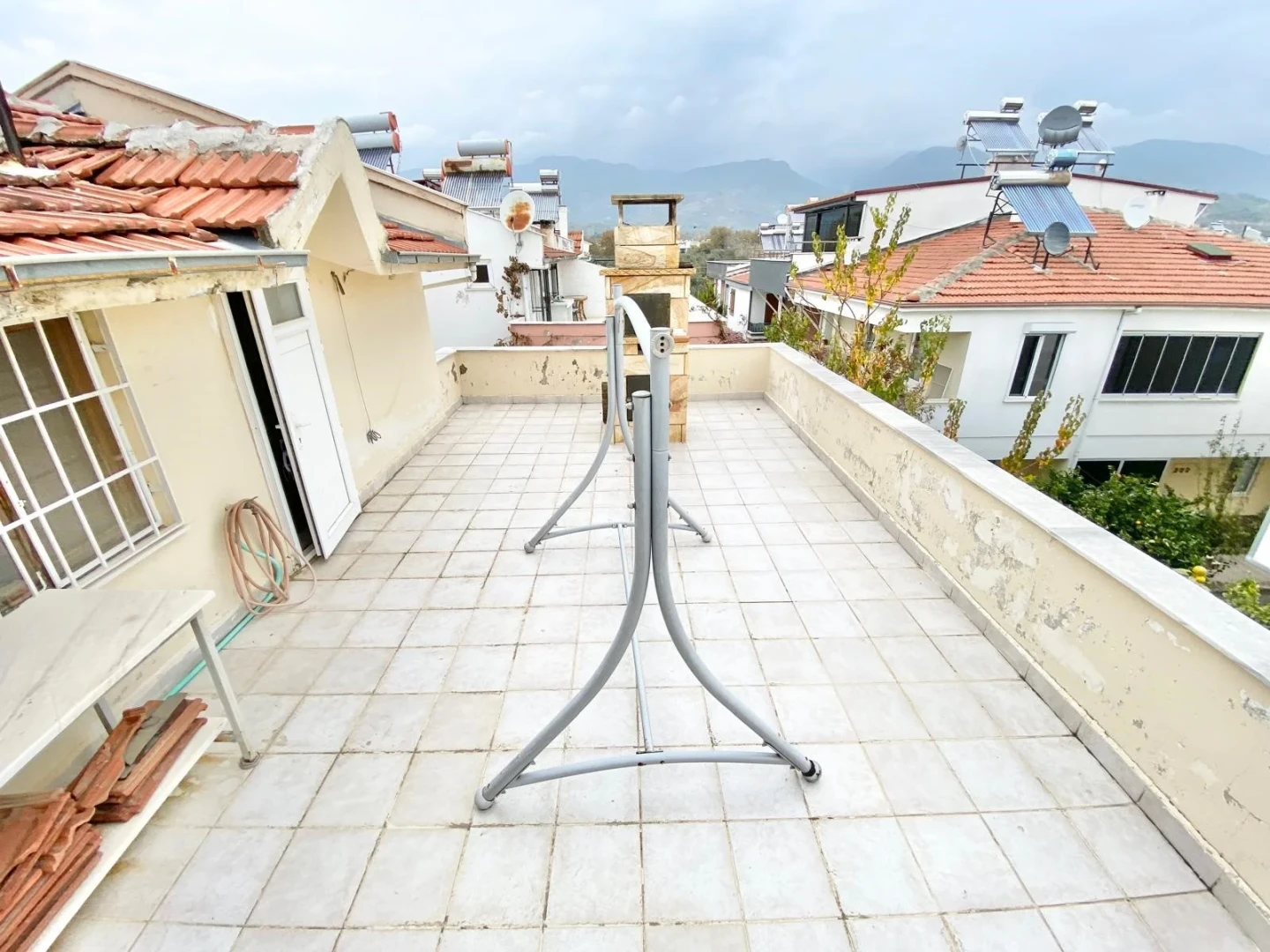 YÜKSELDEN GÜRE DE DENİZE 500 METRE 3+1 FIRSAT VİLLA