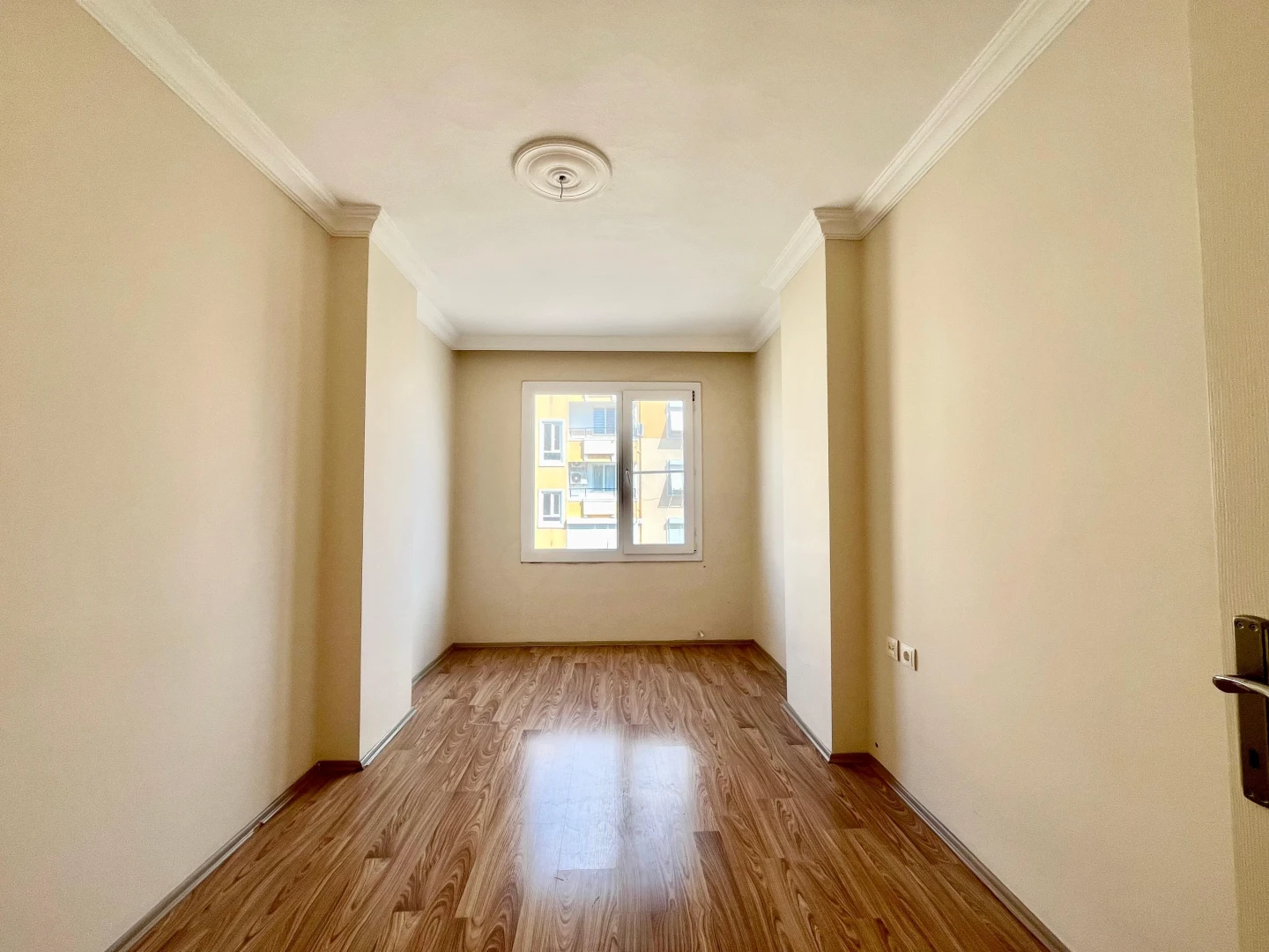 ▓YÜKSEL'DEN ALTINKUM DA AYRI MUTFAKLI ULTRA GENİŞ ARAKAT 3+1 DAİRE