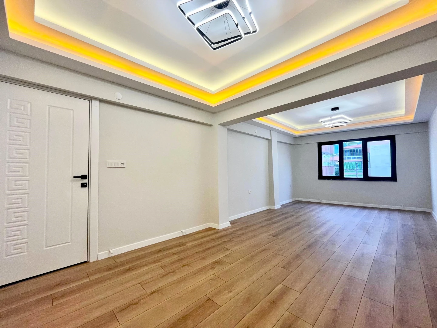 YÜKSEL'DEN AKÇAY'DA DENİZE 75m ÖNCEPHE ŞIK TASARIM LUX 2+1 DAİRE